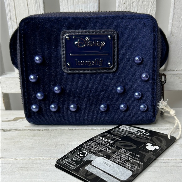 Loungefly Disney Minnie Mouse Velvet Pearl Ears Zip Wallet - Picture 3 of 7